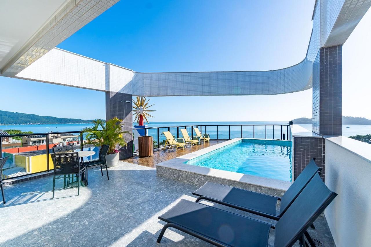 Confortavel Loft Em Condominio Com Piscina 봄비나스 외부 사진
