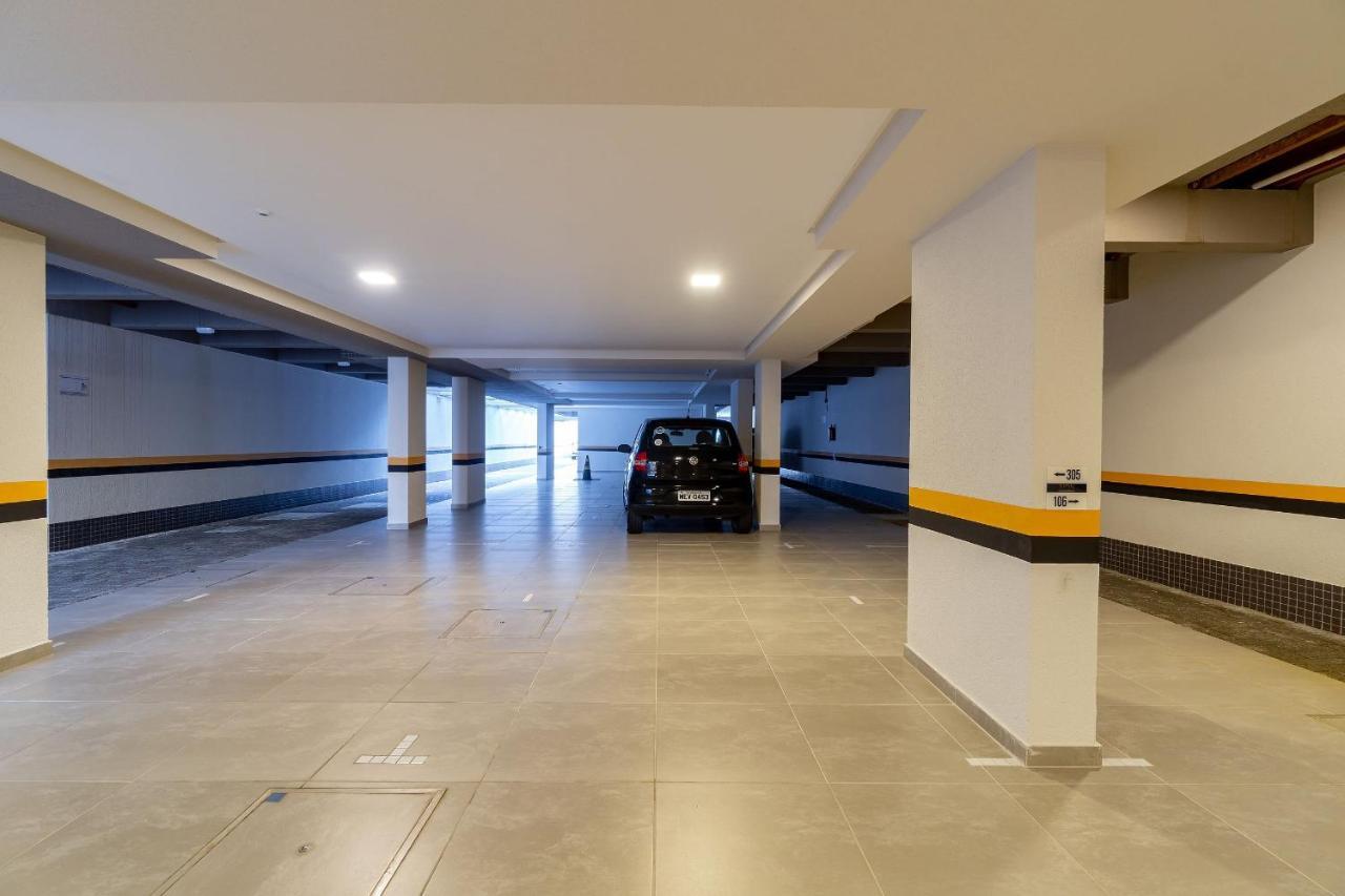 Confortavel Loft Em Condominio Com Piscina 봄비나스 외부 사진