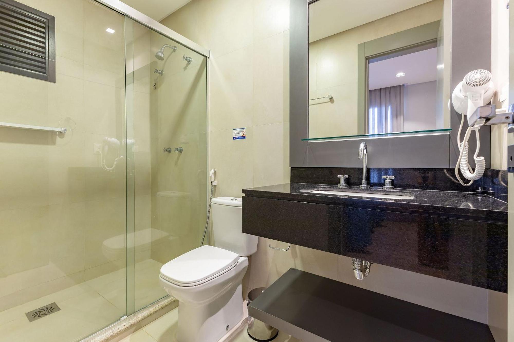 Confortavel Loft Em Condominio Com Piscina 봄비나스 외부 사진