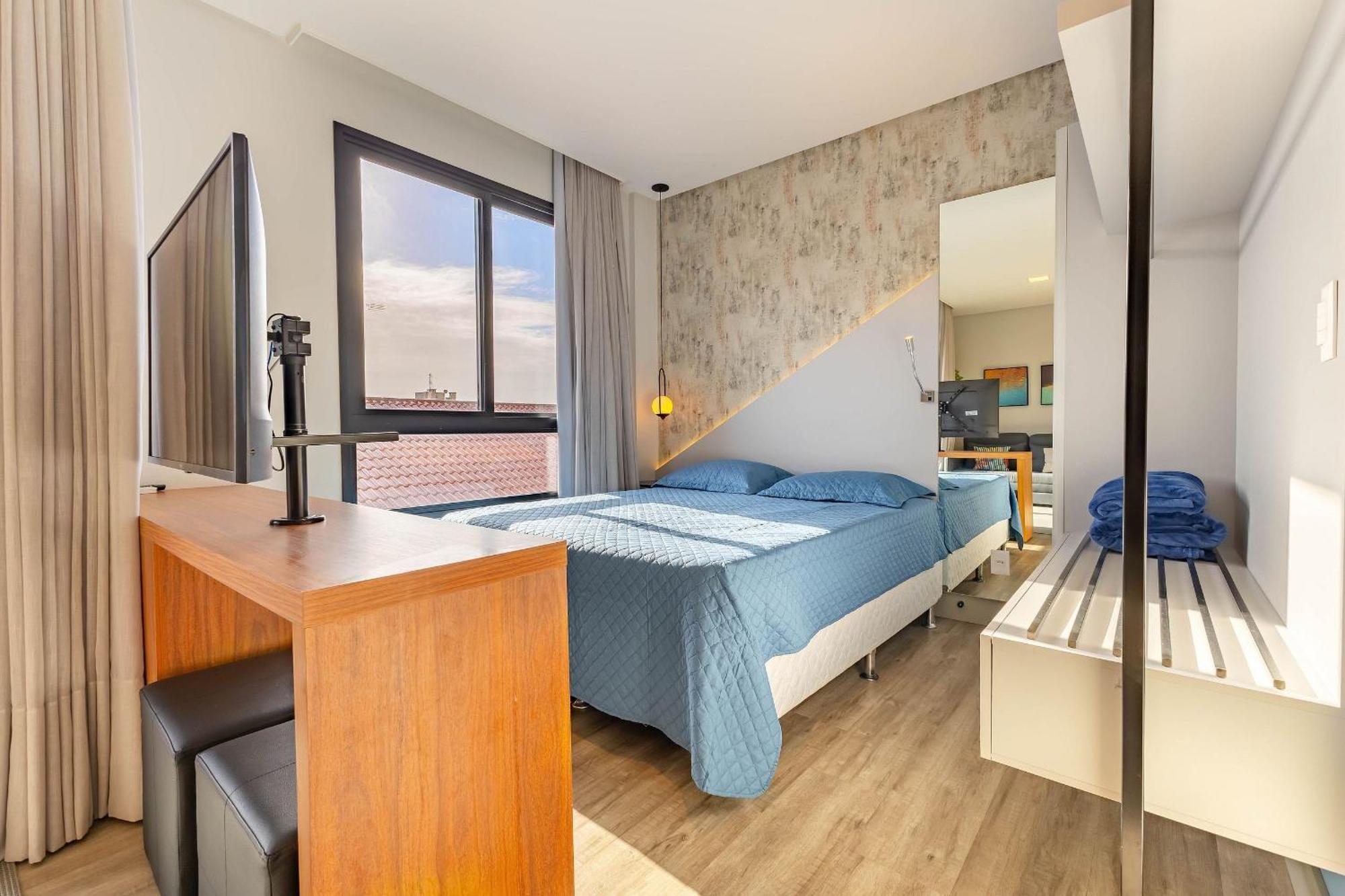 Confortavel Loft Em Condominio Com Piscina 봄비나스 외부 사진