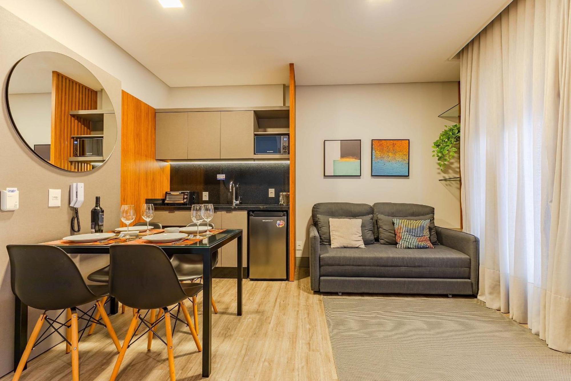 Confortavel Loft Em Condominio Com Piscina 봄비나스 외부 사진
